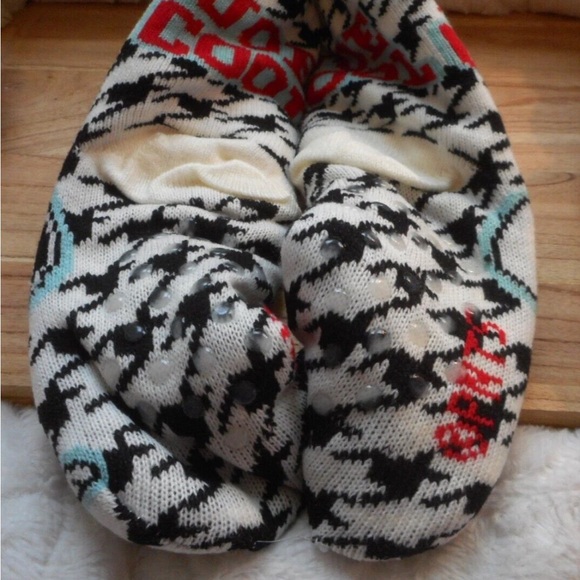 Peanuts Joe Cool Snoopy Houndstooth Sherpa Lined Socks - Picture 3 of 4